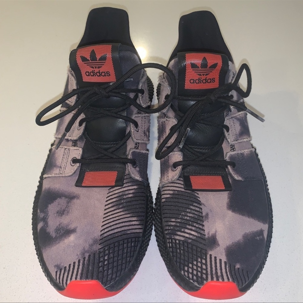 Men’s Adidas Shoe